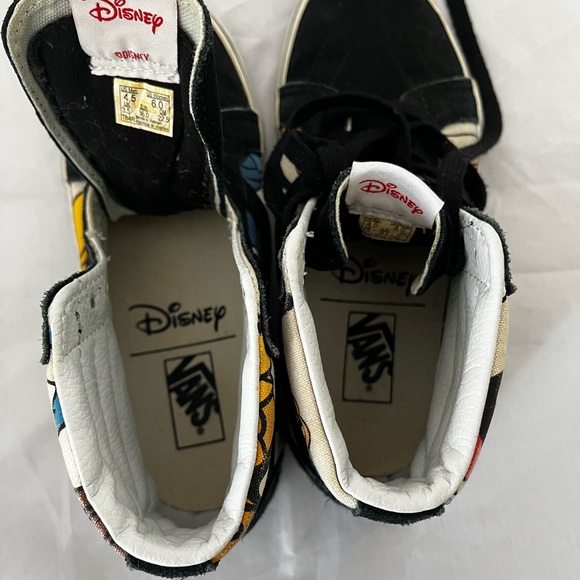 Vans X Disney Sk8 Hi tops shoes Mickey Mouse and friends sz W-6, M-4,5 - Picture 12 of 15